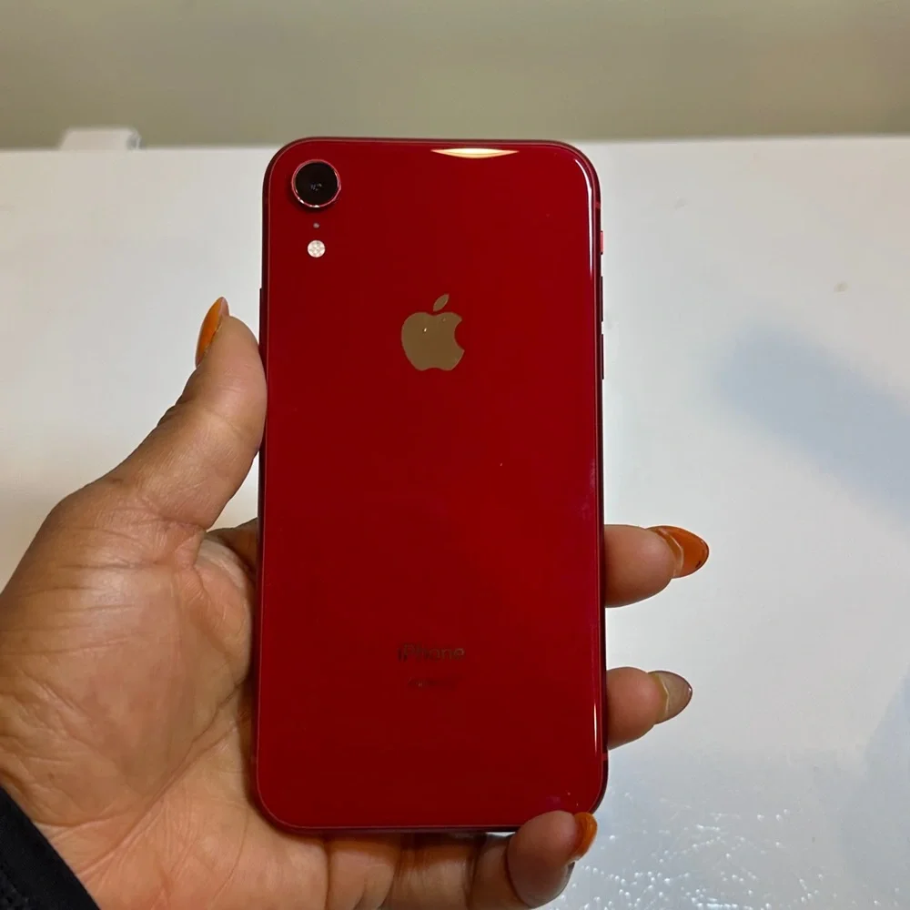 Apple Smartphone - Vibrant Red iPhone XR 64GB Verizon BH 95% color red